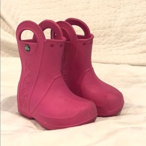 Toddler pink crocs rain boots